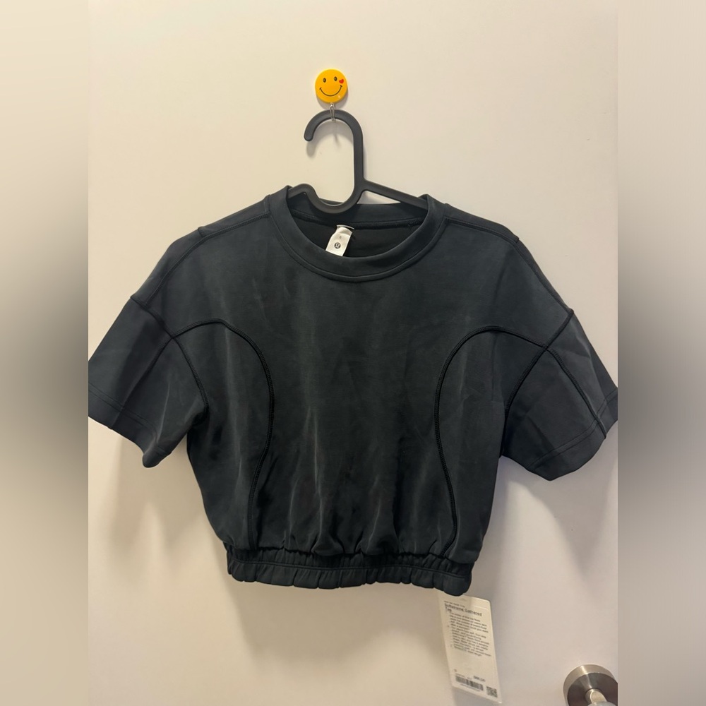 Lululemon crop top
